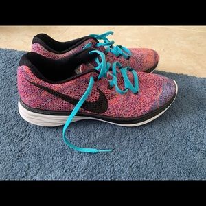 Women’s Nike shoes